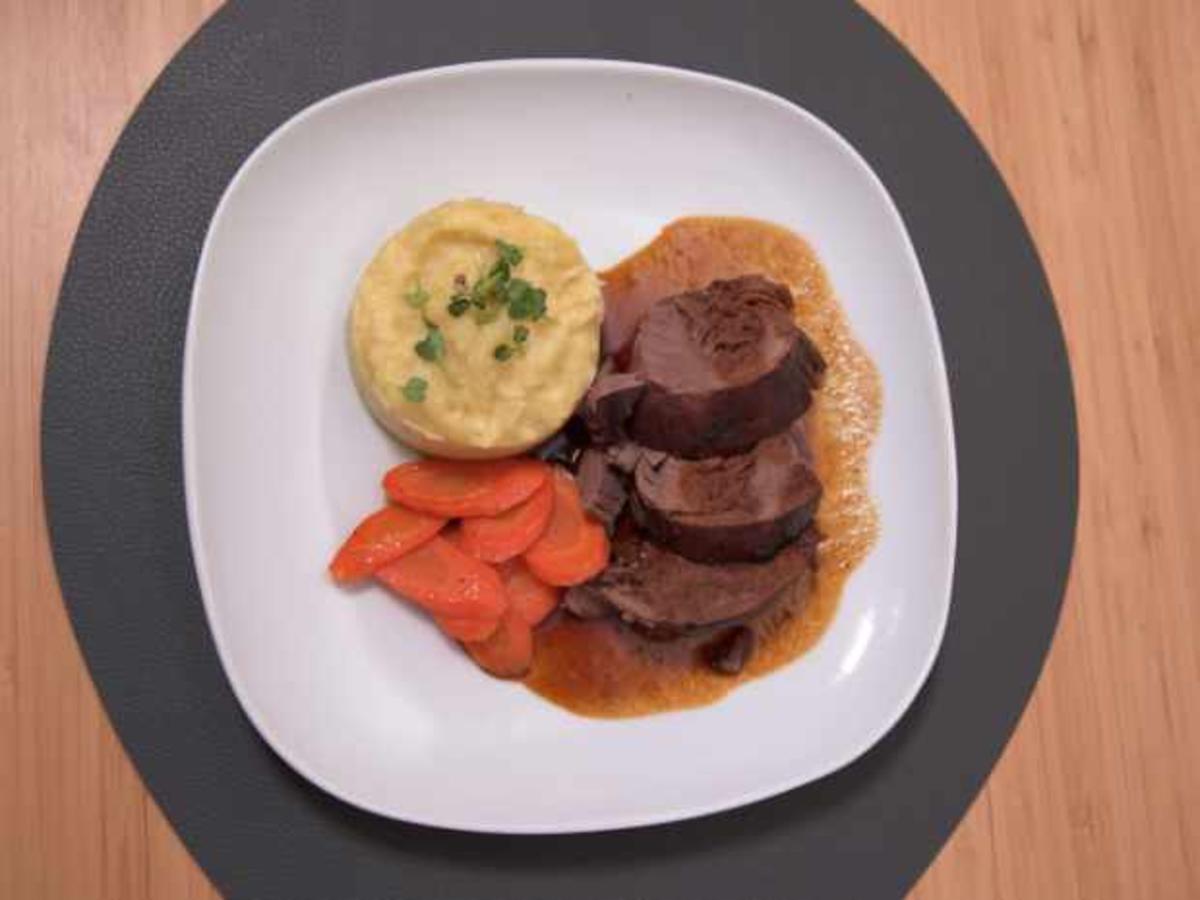 Rinderbäckchen mit karamellisierten Karotten und Sellerie-Kartoffel ...