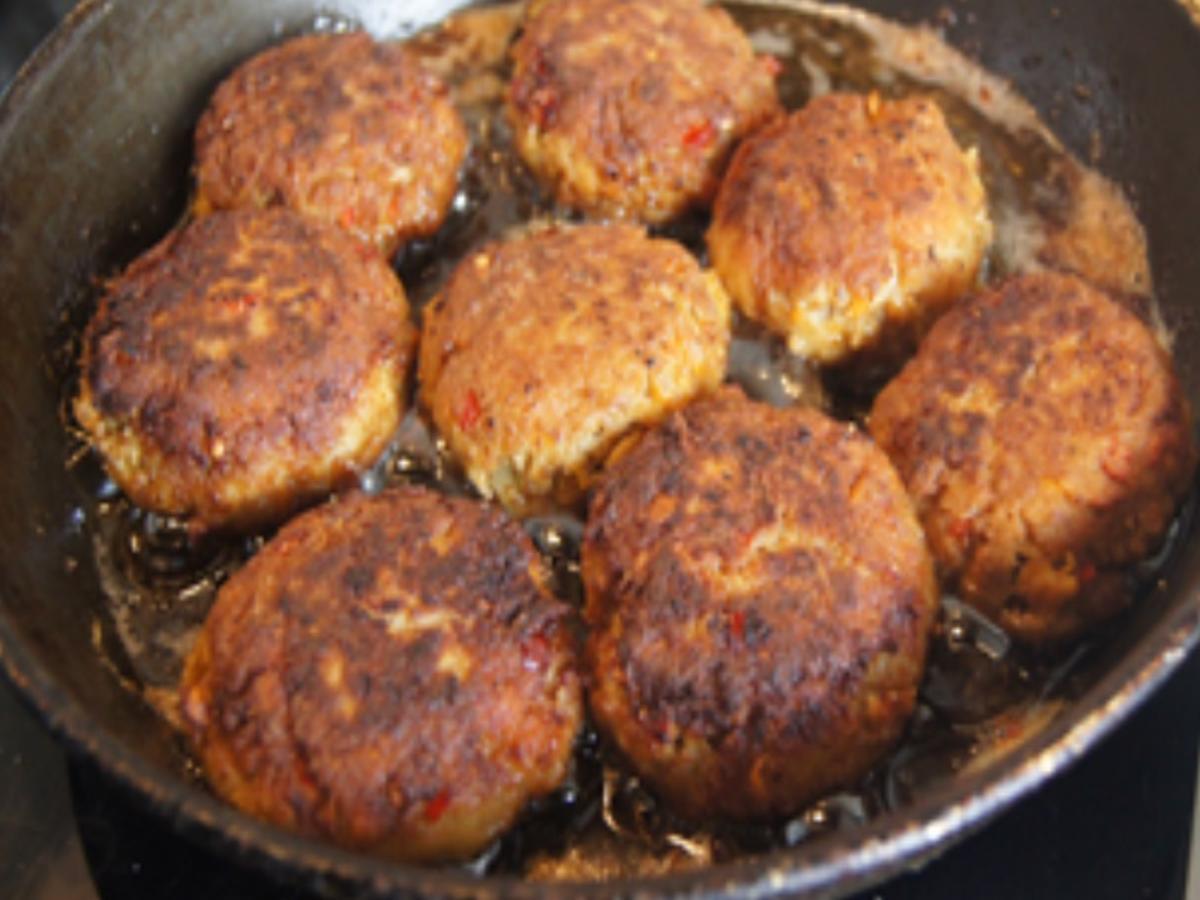 Hackfleisch-Möhren-Buletten mit Sesam-Bundmöhren und Möhren-Kartoffel-Stampf - Rezept - Bild Nr. 16447