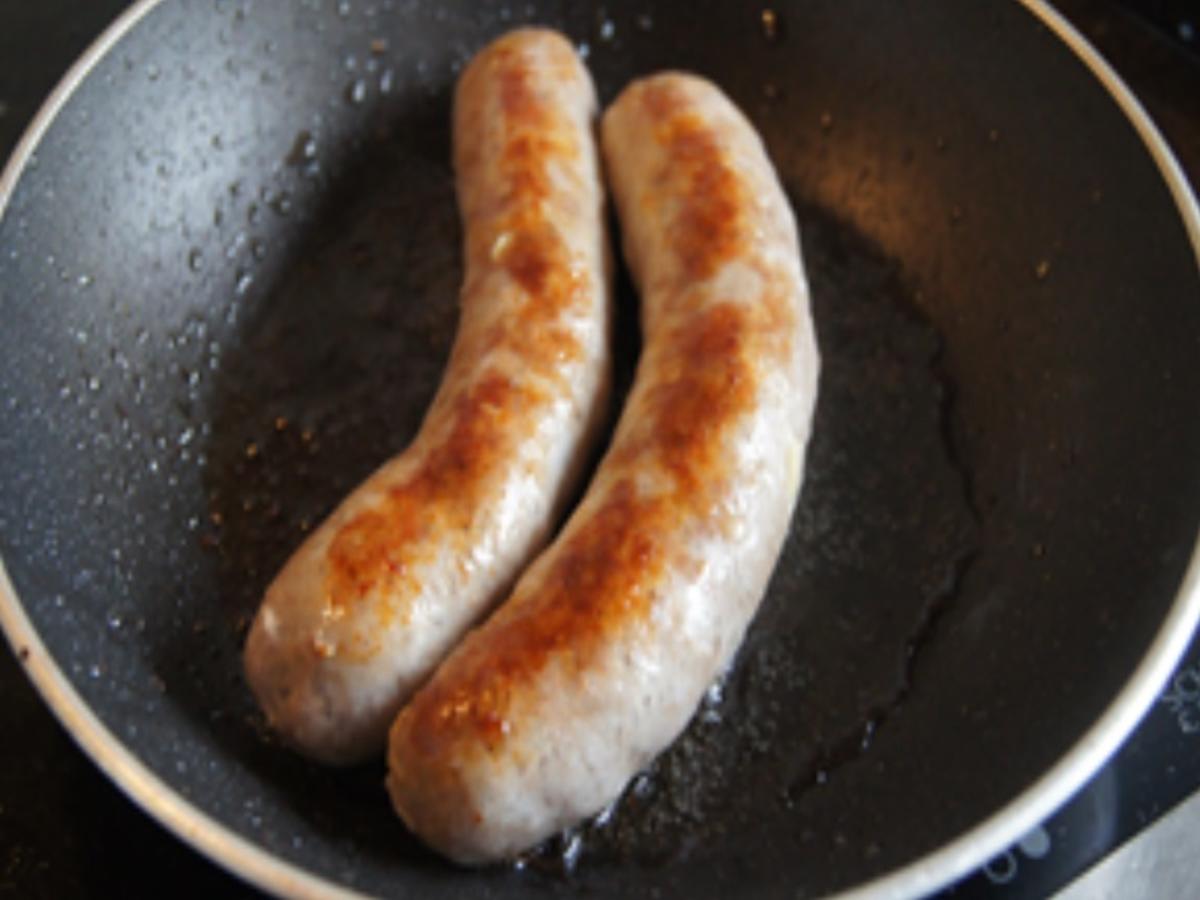 Bratwurst auf pikanten Rahm-Kohlrabi-Gemüse - Rezept - Bild Nr. 5