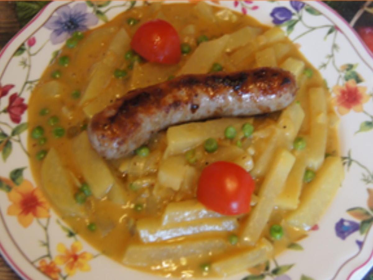 Bratwurst auf pikanten Rahm Kohlrabi Gemüse - einfach - von MausVoh Bratwurst auf pikanten Rahm Kohlrabi Gemüse - einfach - von MausVoh