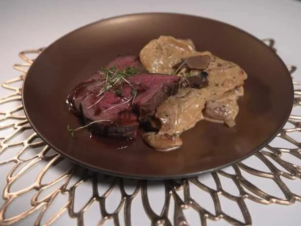 Rinderfilet mit Steinpilzen, Kartoffeln und mit Trüffel gefüllte Tortellini - Rezept - Bild Nr. 2