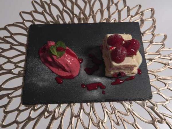 Sahne Quark Himbeer Torte - von Das perfekte Dinner Sahne Quark Himbeer Torte - von Das perfekte Dinner