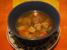 Rindfleischbällchen-Suppe mit Gemüsemix und Glasnudeln - Rezept - Bild Nr. 2