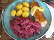 Geräucherte Lachsforelle mit Rote-Bete-Salat und Pellkartoffel-Drillingen - Rezept - Bild Nr. 2