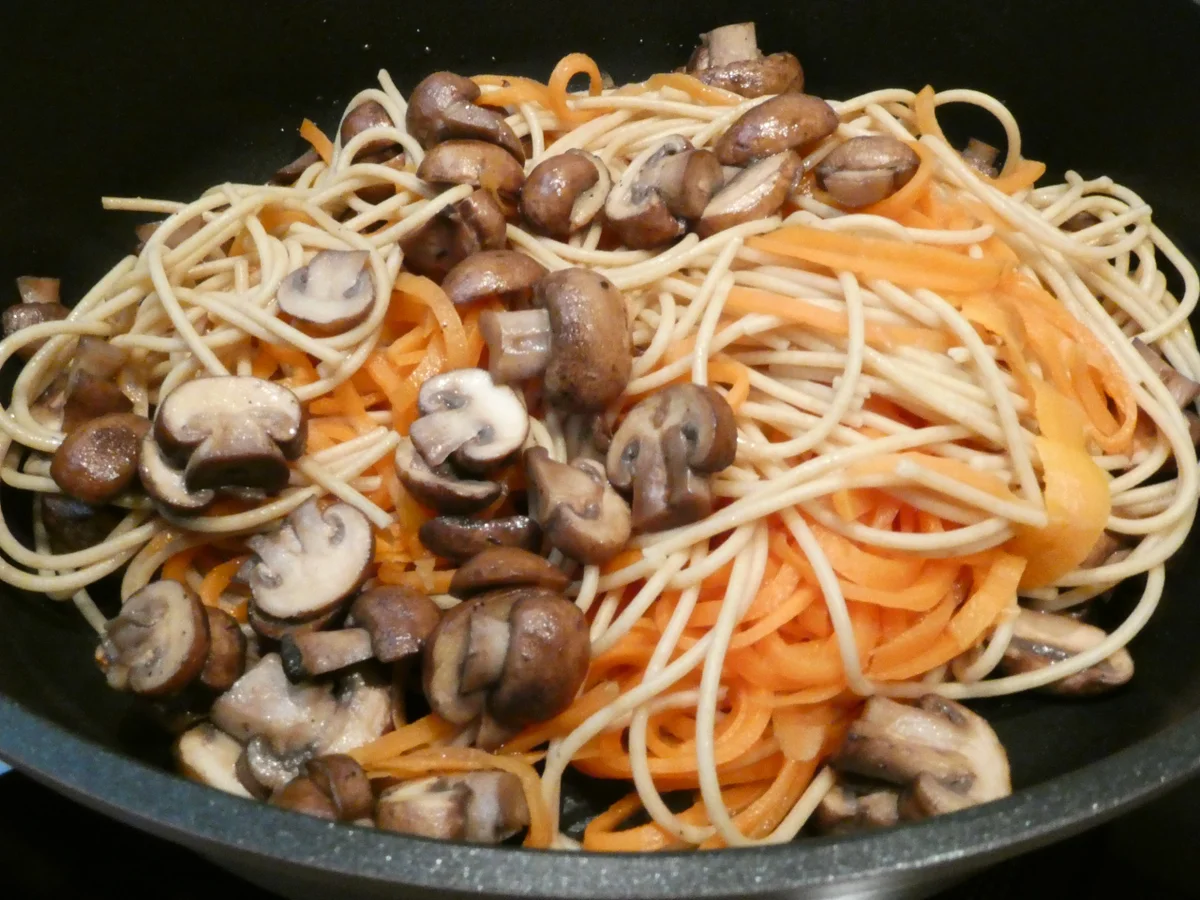 Rezept: Gemüse-Vollkorn-Nudeln mit Käsesauce Bild Nr. 16452 Gemüse-Vollkorn-Nudeln mit Käsesauce - Rezept - Bild Nr. 16452