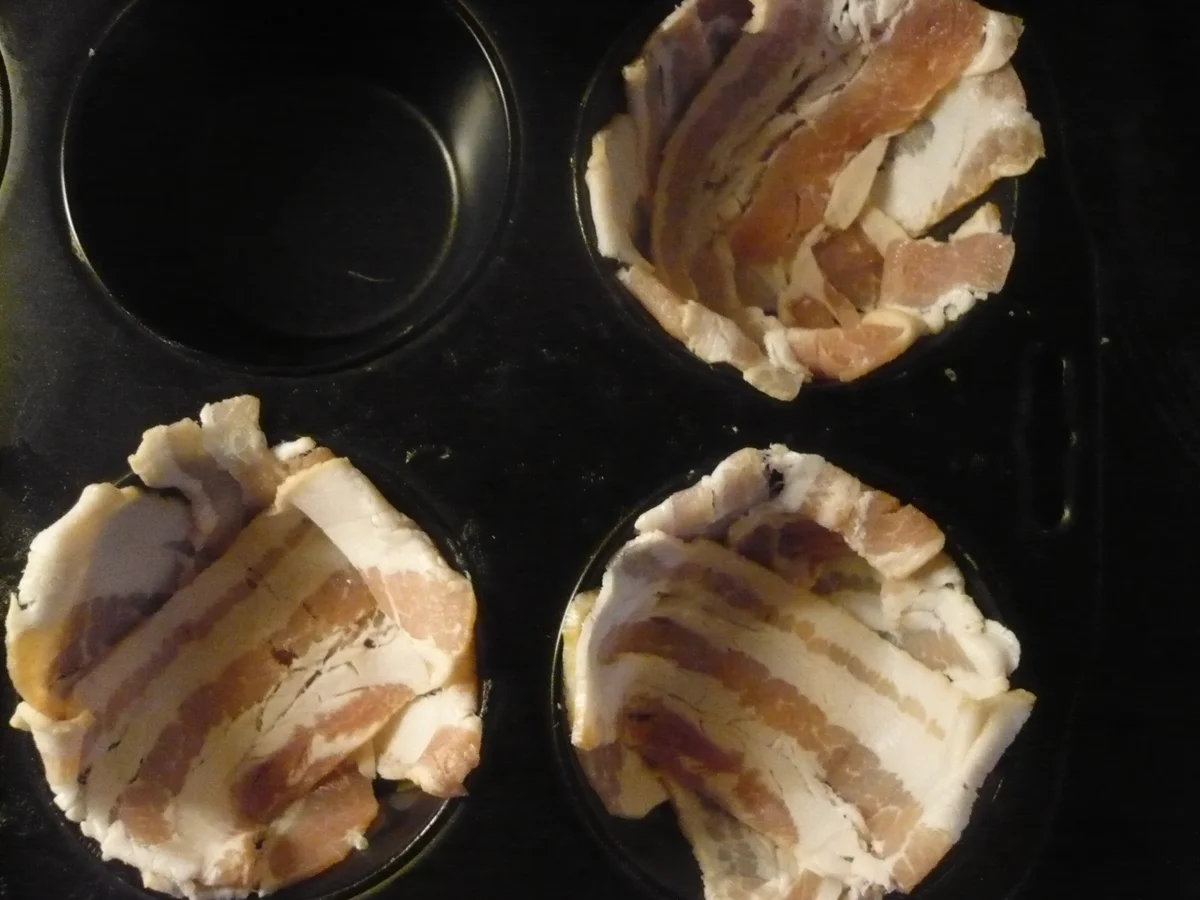 Eier mit Bacon in der Muffinform - Rezept - Bild Nr. 16465