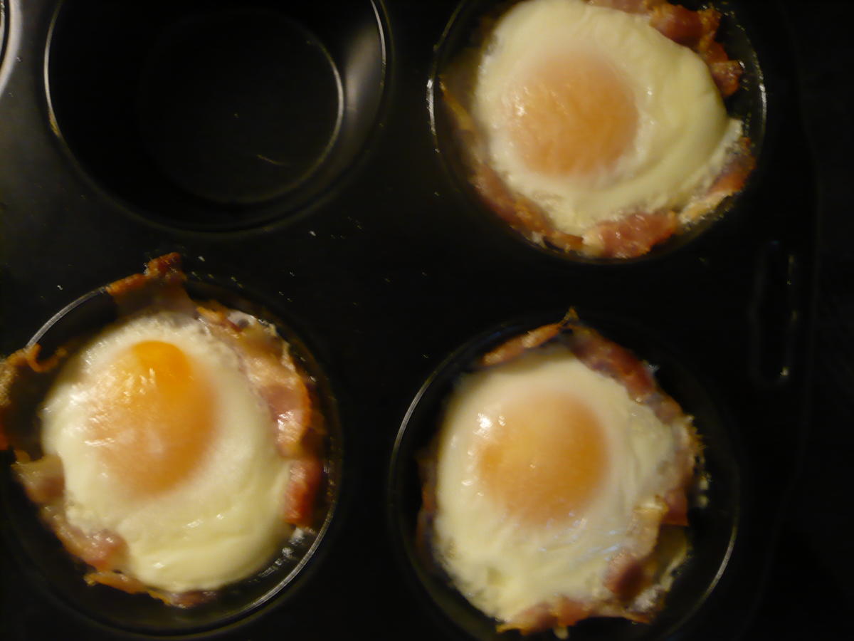 Eier mit Bacon in der Muffinform - Rezept - Bild Nr. 16469