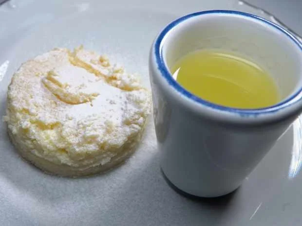 Rezept: Limoncello-Tarte und Limoncello-Creme Bild Nr. 2 Limoncello-Tarte und Limoncello-Creme - Rezept - Bild Nr. 2