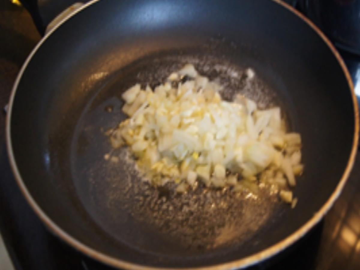 Rahmsteinpilzpfanne mit cremigen Parmesan-Kartoffelstampf und gekochten Ei - Rezept - Bild Nr. 16466