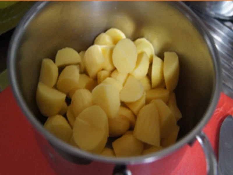 Rahmsteinpilzpfanne mit cremigen Parmesan-Kartoffelstampf und gekochten Ei - Rezept - Bild Nr. 16471