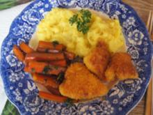 Crispy-Chicken-Nuggets mit Honig-Möhren-Sticks und Sellerie-Parmesan-Kartoffelcreme - Rezept - Bild Nr. 16464