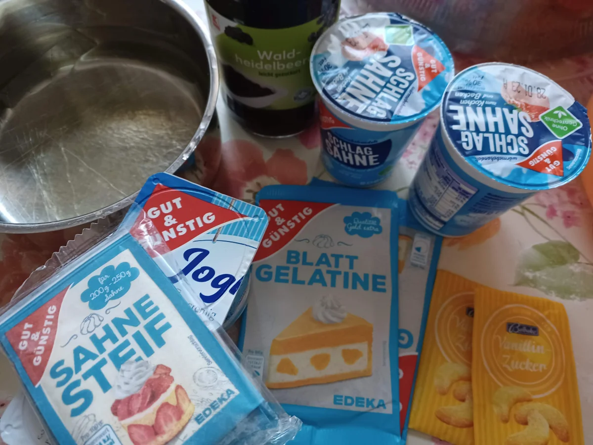 Blaubeer - Sahne - Torte - Rezept - Bild Nr. 16473