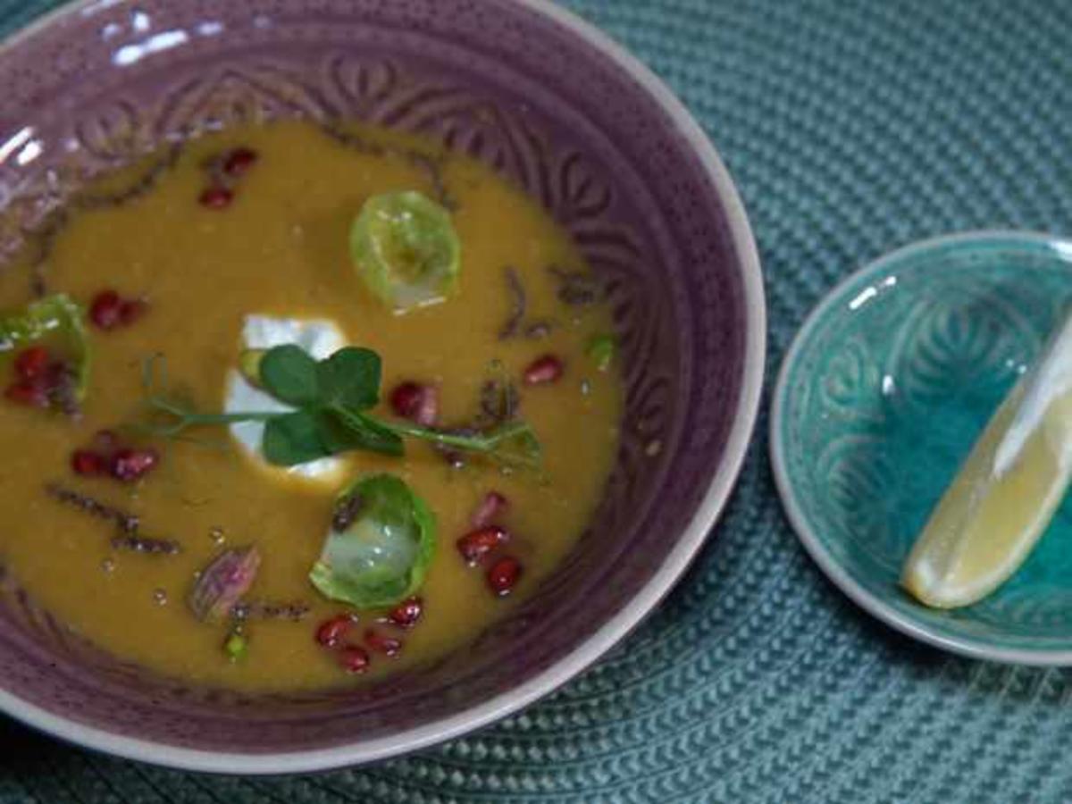 Kichererbsen-Suppe mit Sumach-Öl - Rezept - kochbar.de