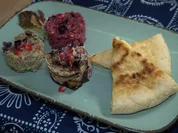 Chatschapuri mit Auberginenrolle und Rote Beete-Dip - Rezept - Bild Nr. 16472