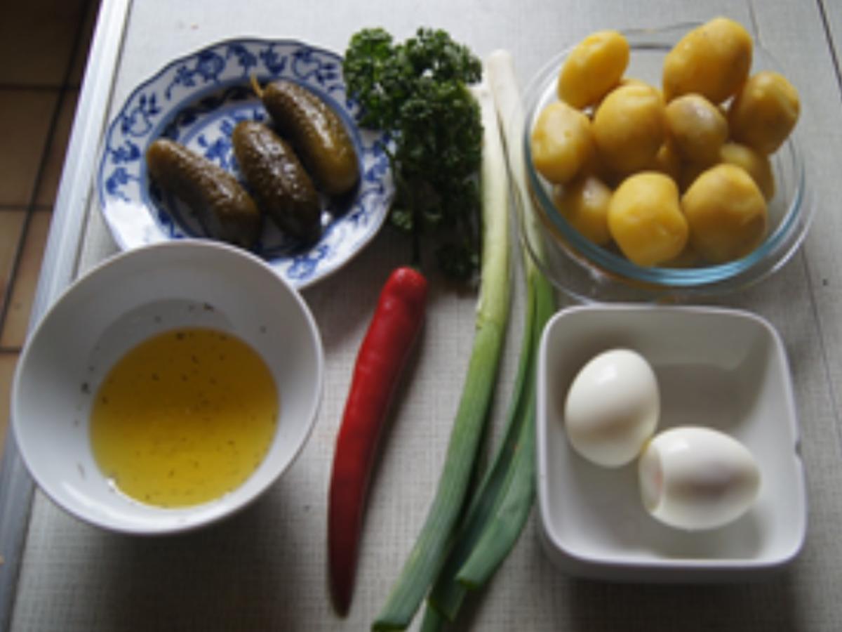 Pellkartoffelsalat mit Chili und gekochten Ei - Rezept - Bild Nr. 5