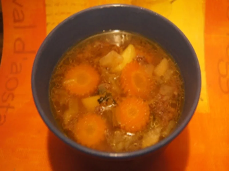 Rezept: Gemüsesuppe mit Rinderhackfleisch Bild Nr. 16472 Gemüsesuppe mit Rinderhackfleisch - Rezept - Bild Nr. 16472