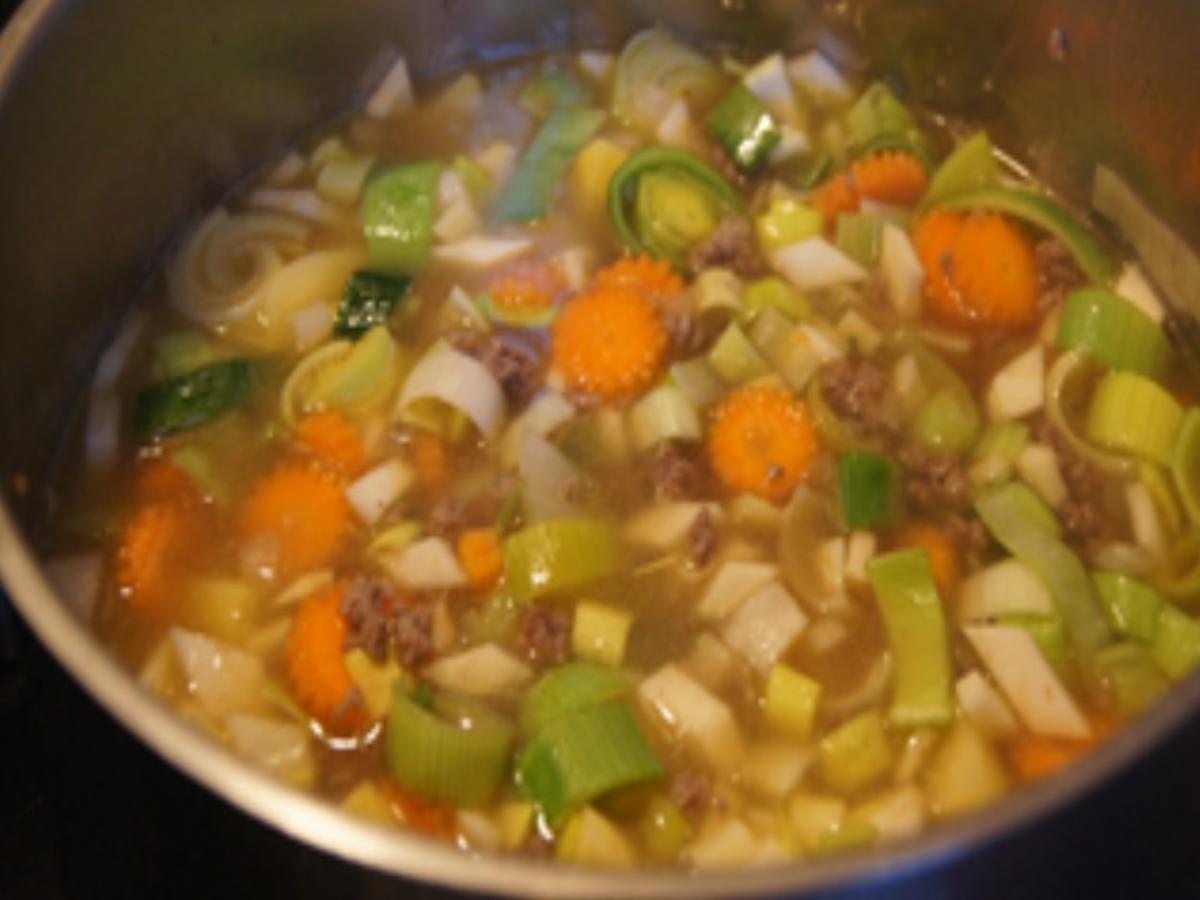 Gemüsesuppe mit Rinderhackfleisch - Rezept - Bild Nr. 16484