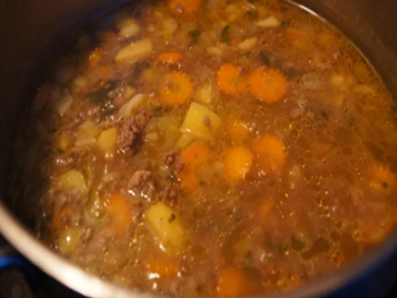 Rezept: Gemüsesuppe mit Rinderhackfleisch Bild Nr. 16486 Gemüsesuppe mit Rinderhackfleisch - Rezept - Bild Nr. 16486