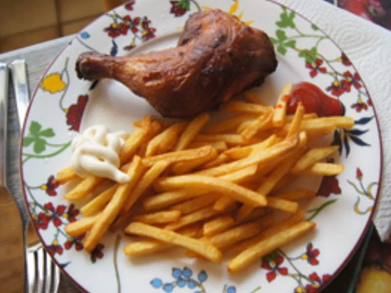 Rezept: Hähnchenkeule mit Pommes Frites und gemischten Salat Bild Nr. 16479 Hähnchenkeule mit Pommes Frites und gemischten Salat - Rezept - Bild Nr. 16479