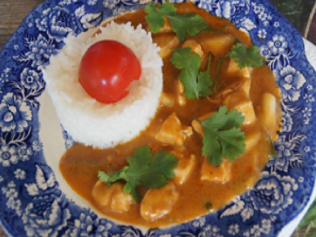 Thailändisches Hühnercurry mit Jasmin Reis - Rezept - kochbar.de