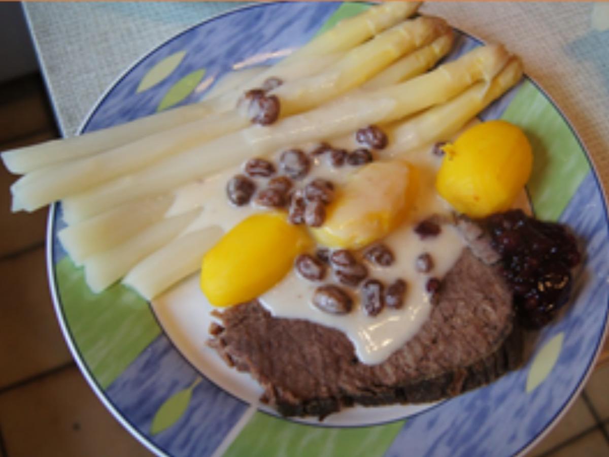 Tafelspitz mit Sultaninen-Meerrettichsauce, Spargel und Frühkartoffeln - Rezept - Bild Nr. 2