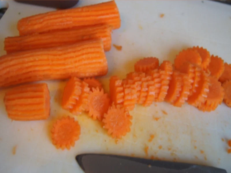 Rindfleischsuppe mit Kalbsleberknödel - Rezept - Bild Nr. 16479