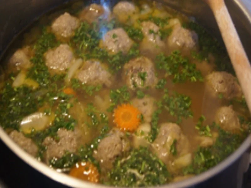 Rindfleischsuppe mit Kalbsleberknödel - Rezept - Bild Nr. 16482