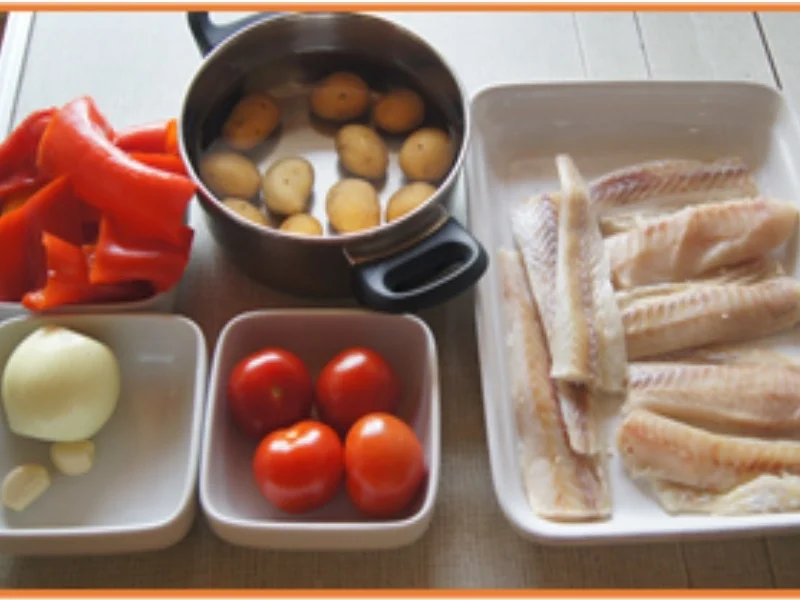 Rezept: Seelachsfilet mit Paprikagemüse und Pellkartoffel-Drillingen Bild Nr. 3 Seelachsfilet mit Paprikagemüse und Pellkartoffel-Drillingen - Rezept - Bild Nr. 3