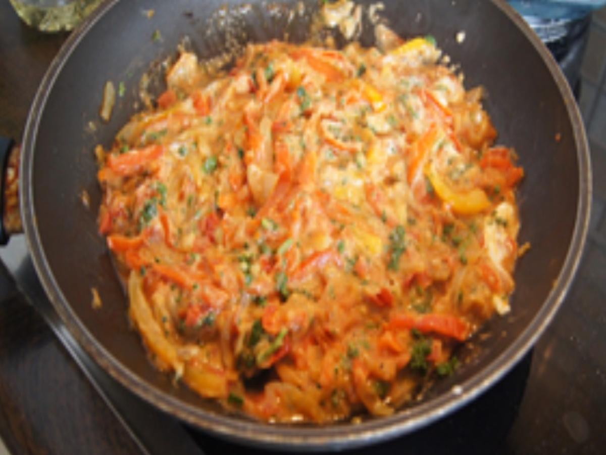 Seelachsfilet mit Paprikagemüse und Pellkartoffel-Drillingen - Rezept ... Seelachsfilet mit Paprikagemüse und Pellkartoffel-Drillingen - Rezept ...