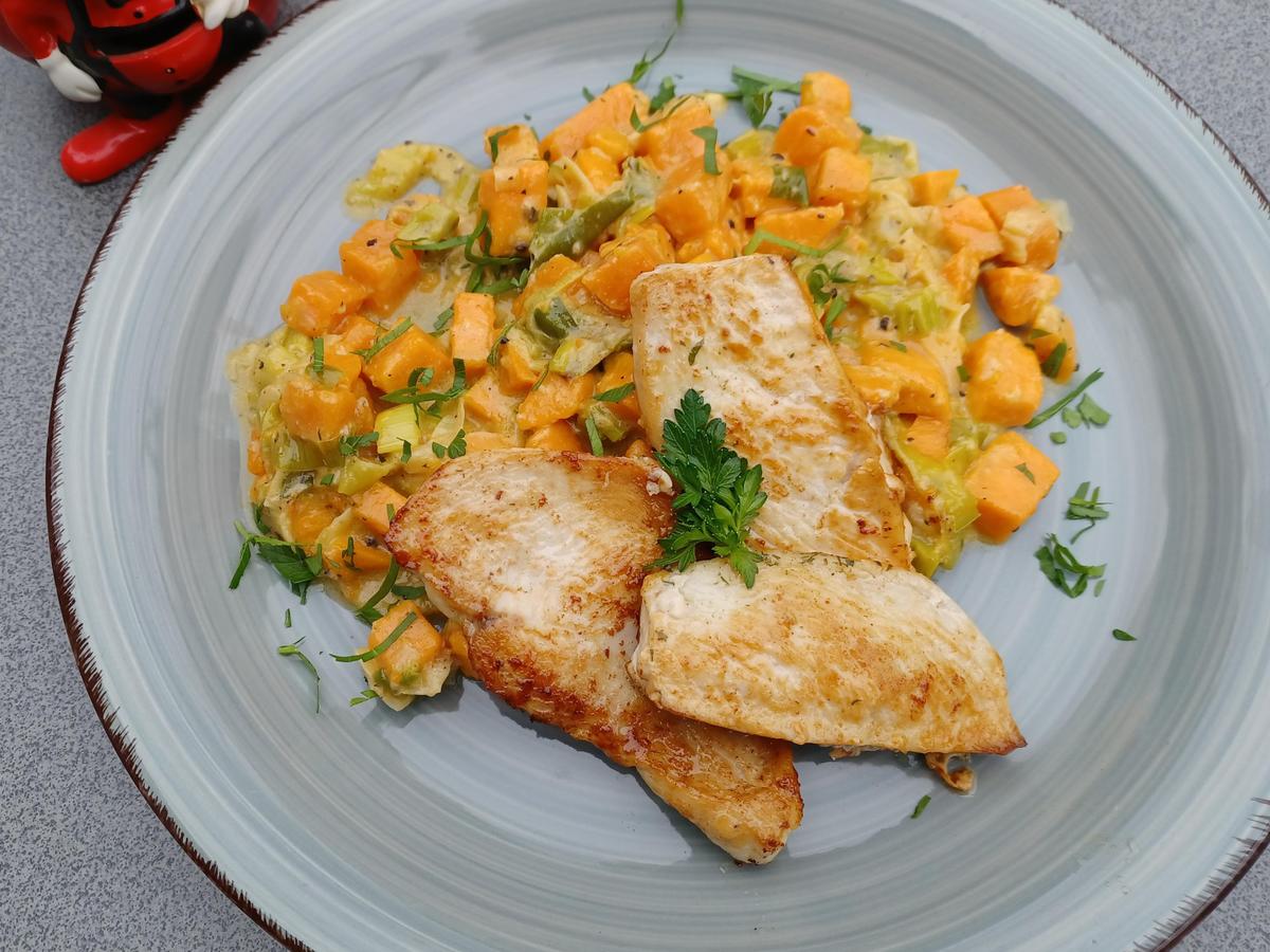 Hähnchenbrust zu Süßkartoffel Porree Gemüse - schnell & einfach - von ... Hähnchenbrust zu Süßkartoffel Porree Gemüse - schnell & einfach - von ...