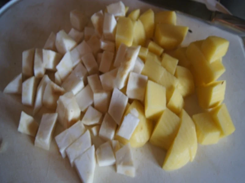 Paniertes Schweinesteak mit Bundmöhren und Sellerie-Kartoffel-Stampf - Rezept - Bild Nr. 16479