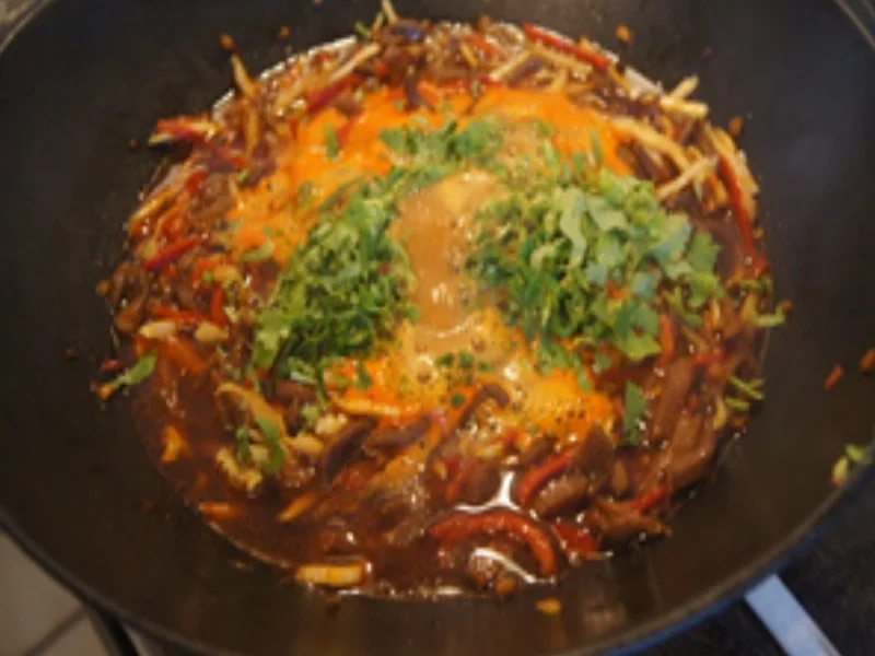 Mie-Nudeln mit Hähnchenbrustfilet und Paprika - Rezept - Bild Nr. 16