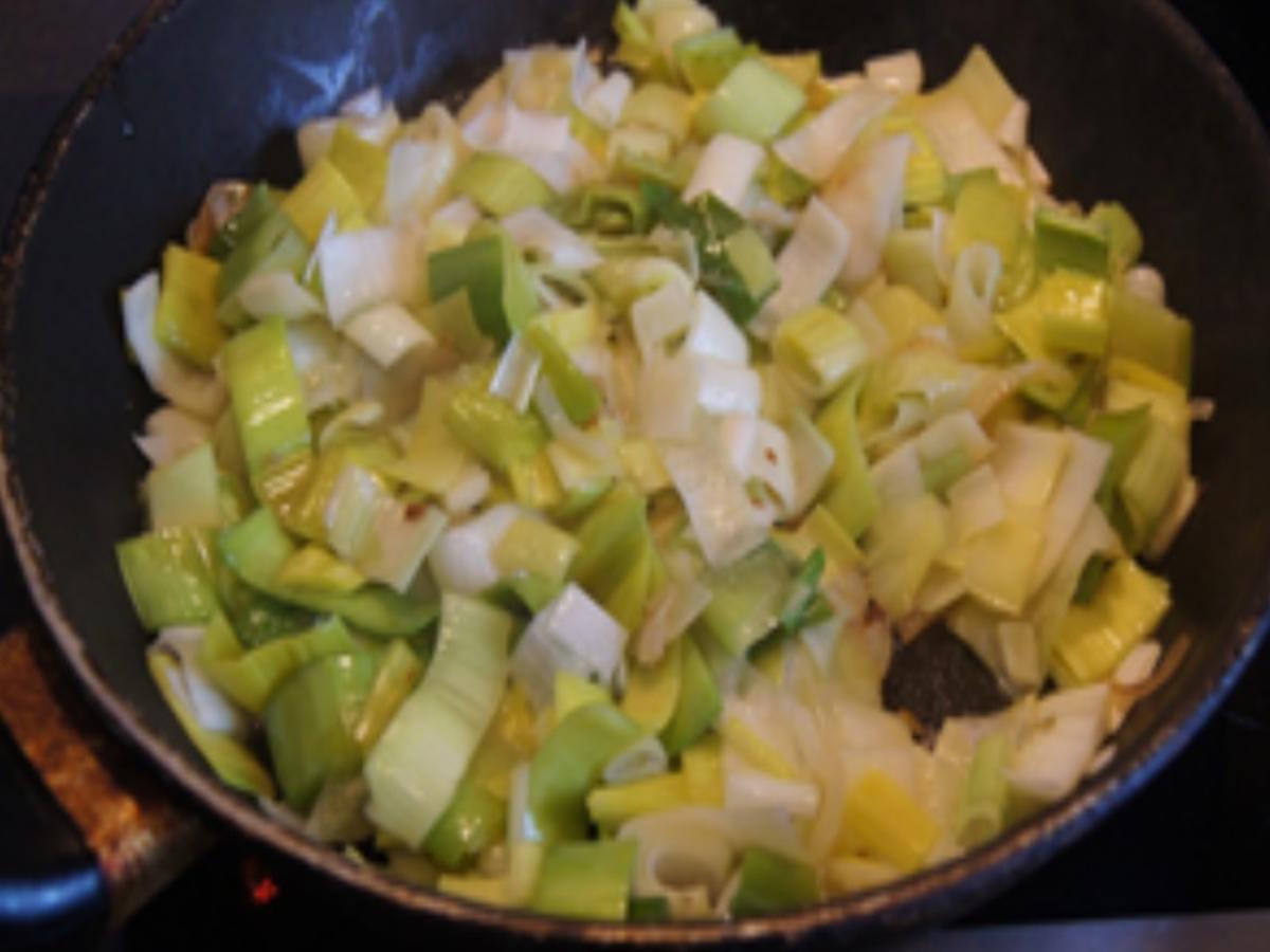 Rahm-Porree-Gemüse mit Mini-Schnitzeln und herzhaften Bratkartoffeln - Rezept - Bild Nr. 6