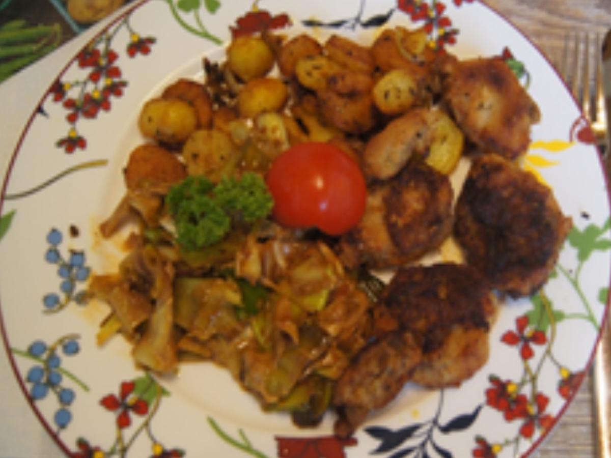 Rahm Porree Gemüse mit Mini Schnitzeln und herzhaften Bratkartoffeln ...