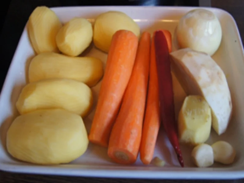 Herzhafte Kartoffel-Möhren-Suppe mit Rinderhackfleischbällchen - Rezept - Bild Nr. 16477