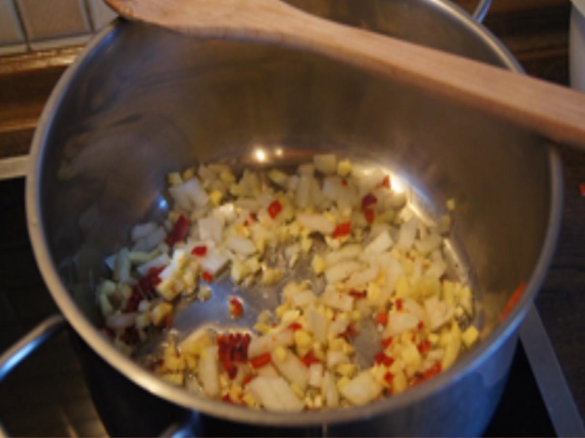 Herzhafte Kartoffel-Möhren-Suppe mit Rinderhackfleischbällchen - Rezept - Bild Nr. 16483