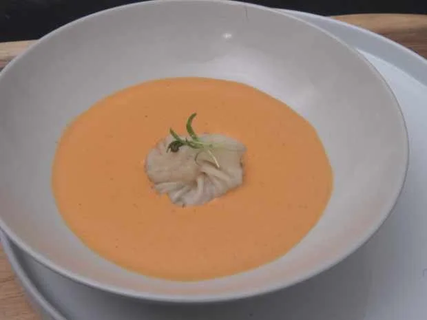Rezept: Garnelen Dumpling mit Chorizo Espuma Bild Nr. 2 Garnelen Dumpling mit Chorizo Espuma - Rezept - Bild Nr. 2