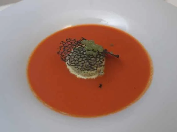 Rezept: Tomatensuppe mit Basilikumparfait Bild Nr. 2 Tomatensuppe mit Basilikumparfait - Rezept - Bild Nr. 2