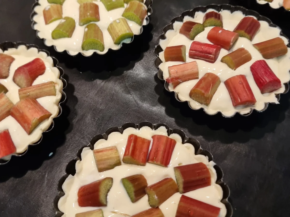 Rhabarber -Tarteletts - Rezept - Bild Nr. 16503