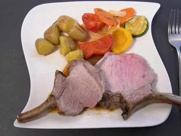 Iberico mit Kräuterkartoffeln und mediterranem Pfannengemüse - Rezept - Bild Nr. 2