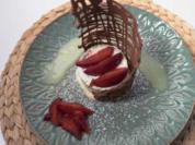 Eistörtchen mit Pflaumenkompott und Schokoladensegel - Rezept - Bild Nr. 16498