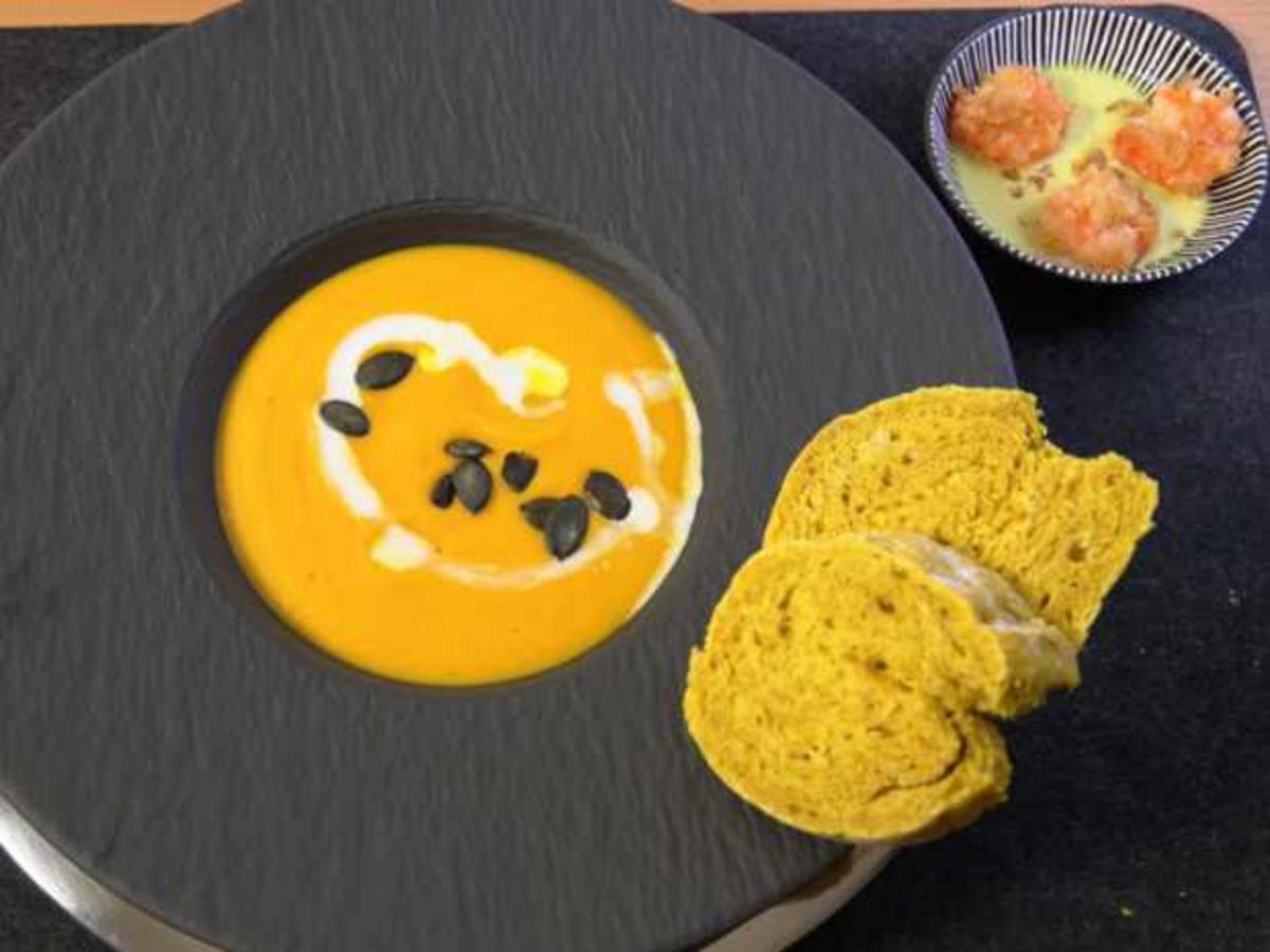 Kürbiscremesuppe mit Garnelen und süß-scharfer Currysauce - von Das ...