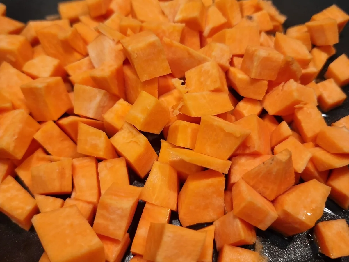 Kartoffel-Bärlauch-Suppe mit Süßkartoffel-Croutons - Rezept - Bild Nr. 16524