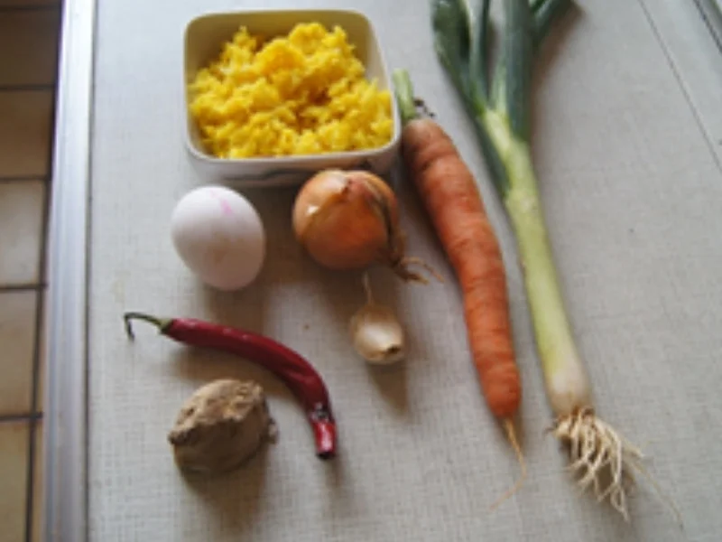 Rezept: Restebuletten mit herzhaften Salat Bild Nr. 3 Restebuletten mit herzhaften Salat - Rezept - Bild Nr. 3