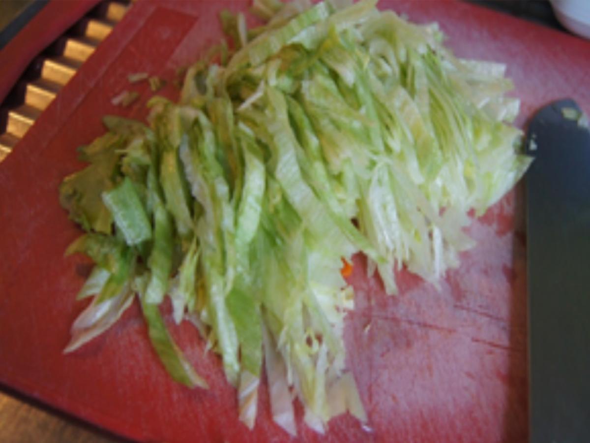 Restebuletten mit herzhaften Salat - Rezept - Bild Nr. 11