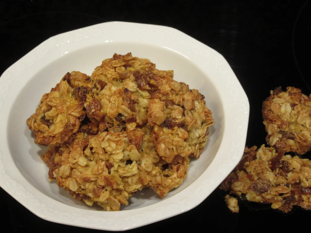 Rezept: Plätzchen: Haferflockenmakronen mit Aprikosen Bild Nr. 16505 Plätzchen: Haferflockenmakronen mit Aprikosen - Rezept - Bild Nr. 16505