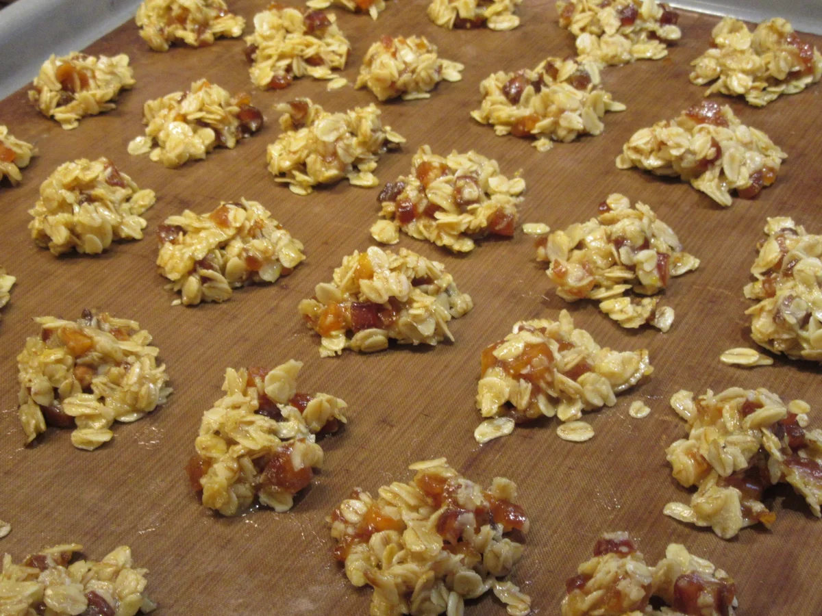 Rezept: Plätzchen: Haferflockenmakronen mit Aprikosen Bild Nr. 16508 Plätzchen: Haferflockenmakronen mit Aprikosen - Rezept - Bild Nr. 16508