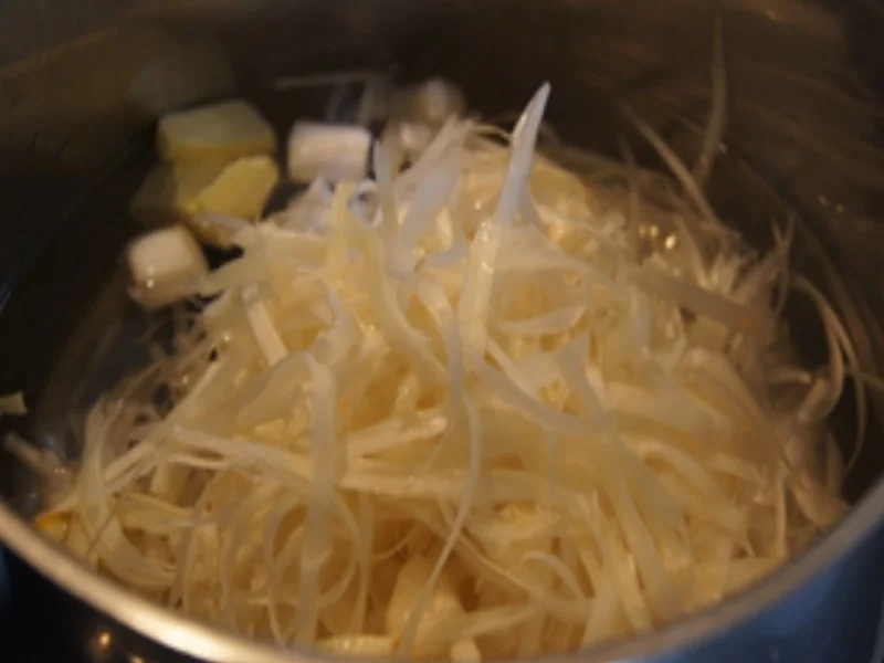 Spargel mit einfacher Sauce Hollandaise, Lachsfilet und Kümmel-Drillinge - Rezept - Bild Nr. 4