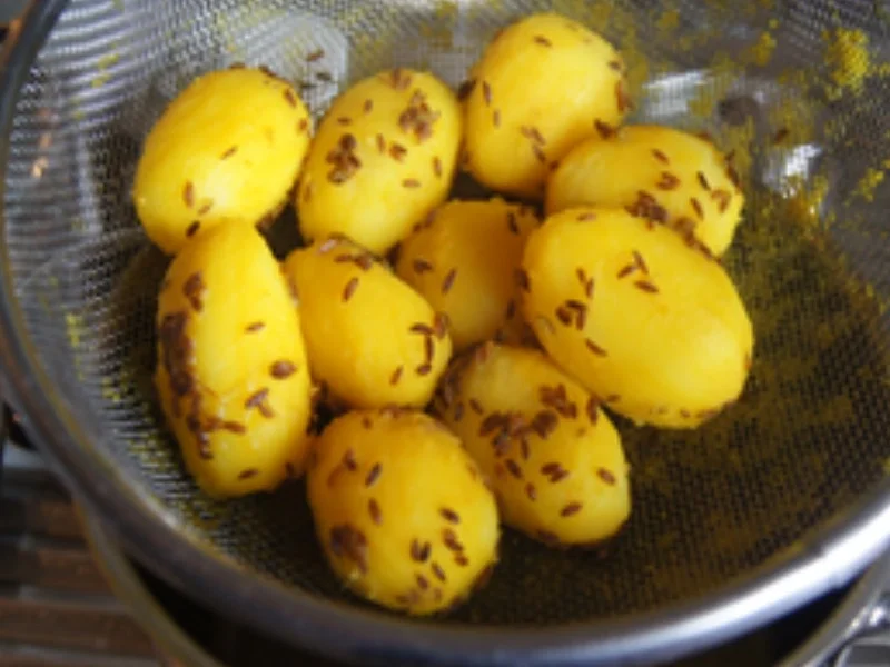 Spargel mit einfacher Sauce Hollandaise, Lachsfilet und Kümmel-Drillinge - Rezept - Bild Nr. 16