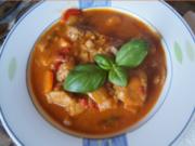 Schweinegulasch mit Gemüsezwiebeln, Bundmöhren und Paprikamix - Rezept - Bild Nr. 16517